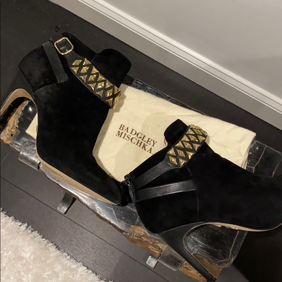 BADGLEY MISCHKA suede bootie - Picture 7 of 8
